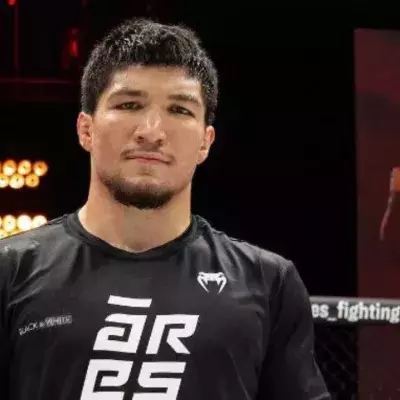 Baki s'est engagé avec le PFL pour cinq combats. 