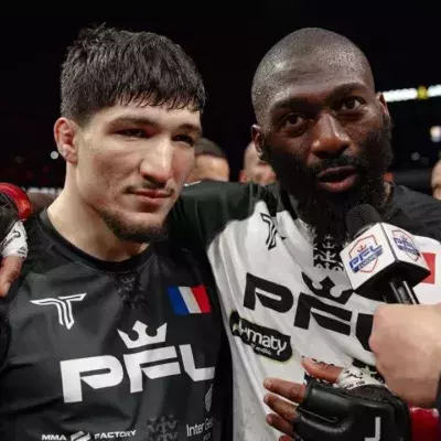 Baysangur "Baki" Chamsoudinov et Cédric Doumbé après leur combat au PFL Paris 2. 