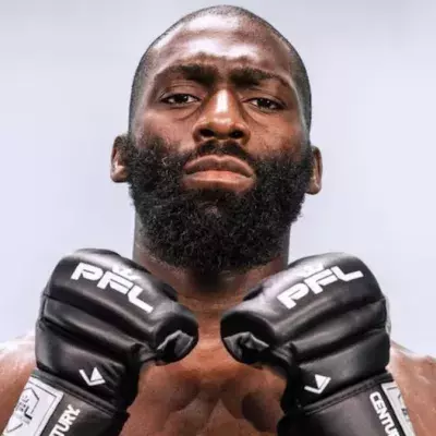 Cédric Doumbé attend son futur adversaire au PFL. 