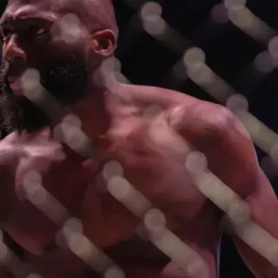 Cédric Doumbé dans la cage du PFL