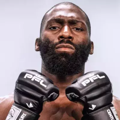 Cédric Doumbé a défié Michael Venom Page pour un combat au PFL. 