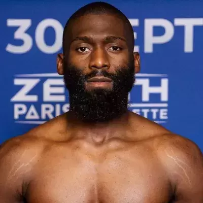 Cédric Doumbé s'est imposé par KO en 9 secondes face à Jordan Zébo. 