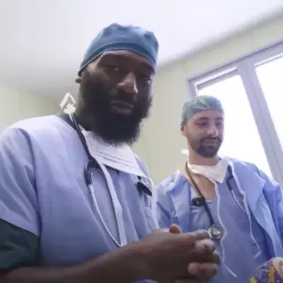 Cédric Doumbé s'est rendu à l'hôpital de la Pitié Salpêtrière pour trashtalker Baki avant le combat au PFL Paris 2. 