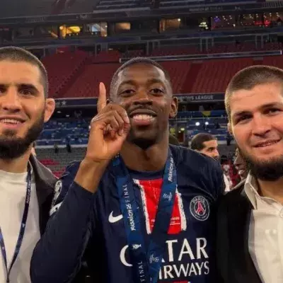 Islam Makhachev, Ousmane Dembélé et Khabib Nurmagomedov.