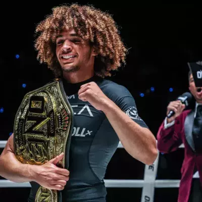 Kade Ruotolo avec sa ceinture du ONE FC