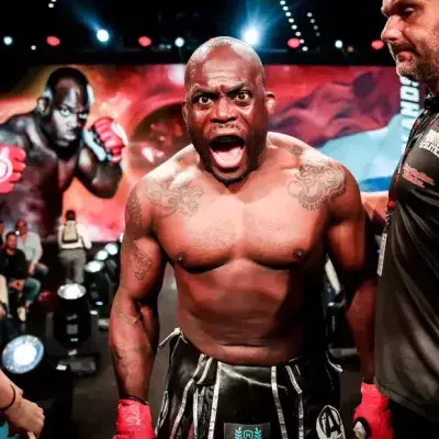Melvin Manhoef de retour pour un KO