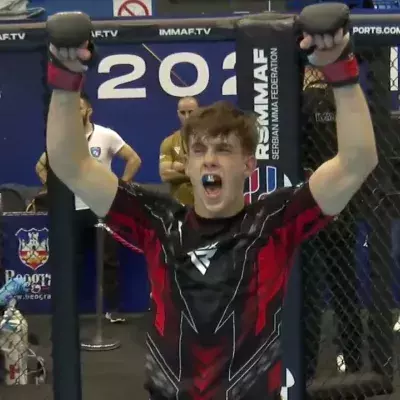 Paul Denis Navero a battu Luca Silvani en quarts de finale des championnats d'Europe de MMA. 