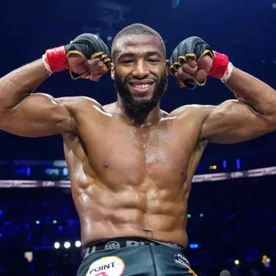 Salahdine Parnasse a battu Ziolkowski par TKO au 2e round au KSW Lyon.