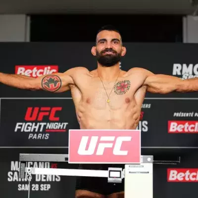 Benoit Saint-Denis lors de la pesée de l'UFC Paris 3. 