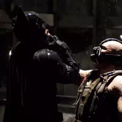 Bane est l'un des méchants les plus imposants du cinéma