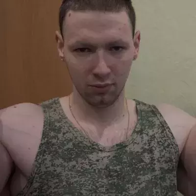 Le Synthol Kid s'est remis de ses opérations au bras et croque la vie à pleine dent