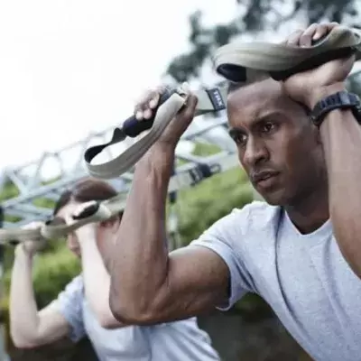 Touché de sol avec TRX : voici comment réaliser correctement l'exercice