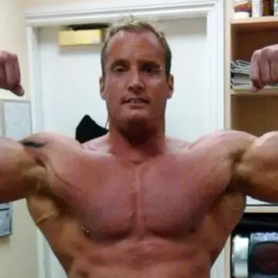 Dean Wharmby était passionné de musculation. 