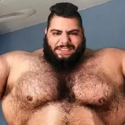 Le Hulk Iranien se lance dans les combats à mains nues