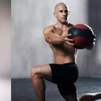 Squat medicine ball