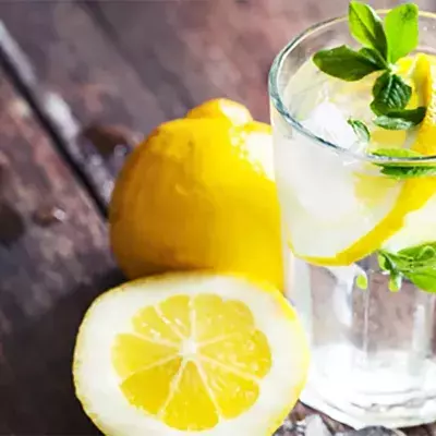 Le citron a la réputation de faire maigrir. 