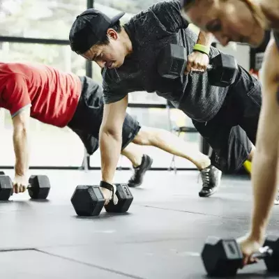 Arrêter le sport entraîne-il une perte des muscles ? 