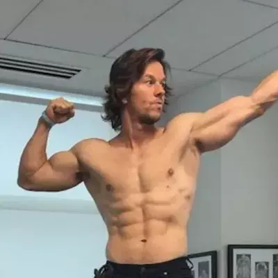 Mark Wahlberg dévoile sa routine sportive quotidienne sur Instagram