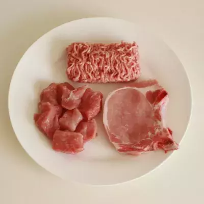 Un Youtubeur essaie le régime carnivore pendant 30 jours et montre sa transformation physique 