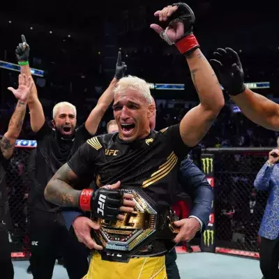 Charles Oliveira veut devenir double-champion de l'UFC. 