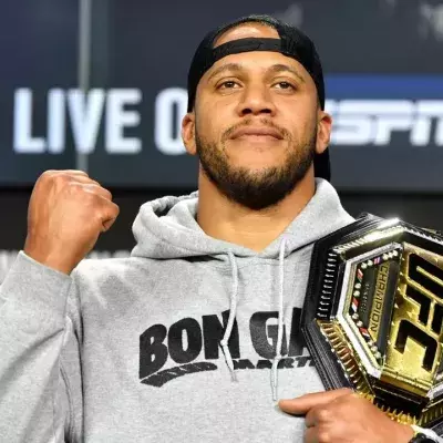 Ciryl Gane lors de la conférence de presse de l'UFC 270. 