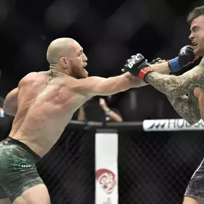 Conor McGregor et Dustin Poirier lors de l'UFC 257
