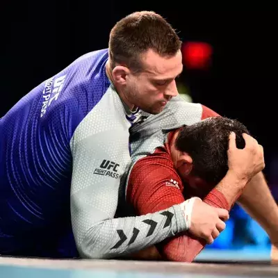 James Krause de la Team WEC et Gilbert Melendez de la Team Strikeforce