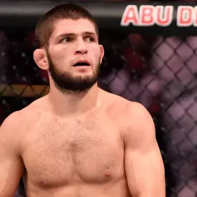 Khabib Nurmagomedov est aujourd'hui l'entraineur d'Islam Makhachev. 