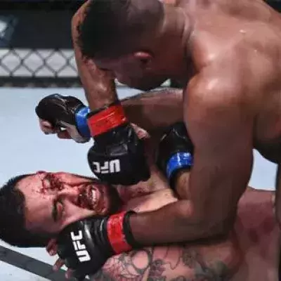 La légende Alistair Overeem avec encore un énorme TKO