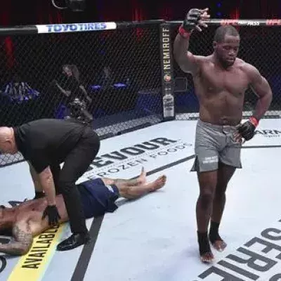 Le KO de l'année à l'UFC sur un headkick fatal