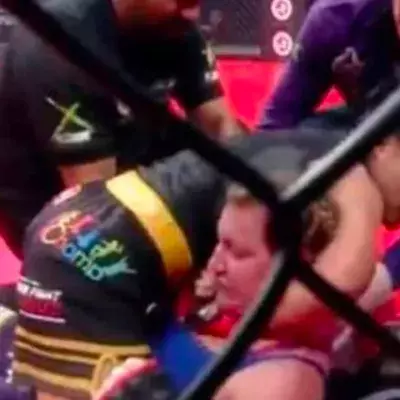 Quand un coach sauvait sa combattante d'une soumission et d'un arbitre incompétent