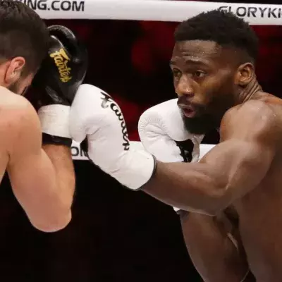 Cédric Doumbé lors d'un combat au Glory. 