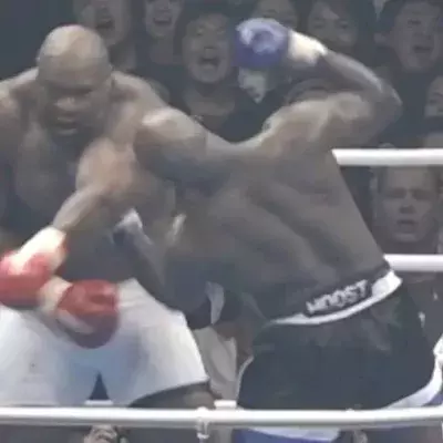 Bob Sapp met KO Ernesto Hoost au K1