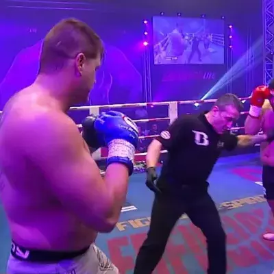 David vs Goliath IRL : le Marocain Ismael Lazaar met un faceplant KO au géant Thomson (vidéo)
