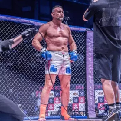 Jérôme Le Banner a combattu en MMA au Japon.  