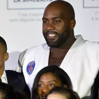 Kylian Mbappé s'est essayé au judo en compagnie de Teddy Riner lors d'un voyage au Japon avec le PSG. 