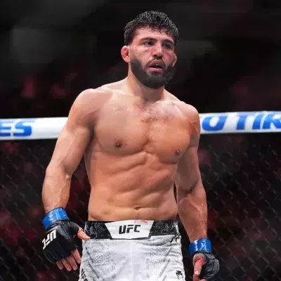 Arman Tsarukyan combat dans la même catégorie que Benoit Saint-Denis à l'UFC, celle des moins de 70 kilos. 