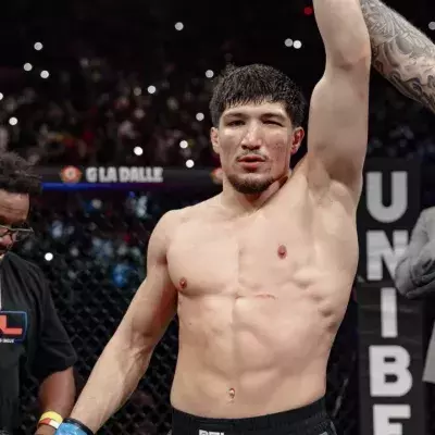 Baki victorieux après son combat contre Cédric Doumbé au PFL