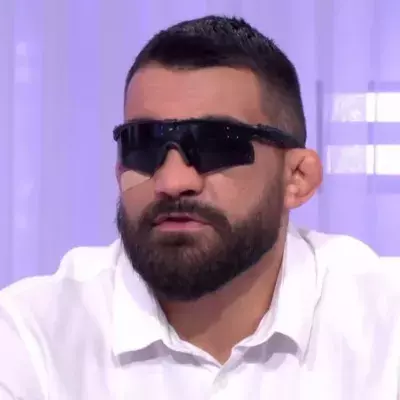 Benoit Saint-Denis dans Clique