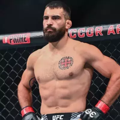 Benoit Saint-Denis dans le cage de l'UFC