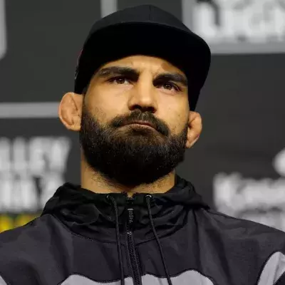 Benoit Saint-Denis lors de la conférence de presse avant l'UFC 299. 