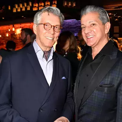  Bruce Buffer et son frère Michael à un gala organisé à Los Angeles.