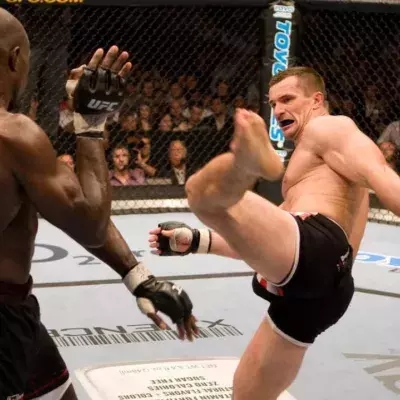 Cheick Kongo et Cro Cop dans la cage de l'UFC