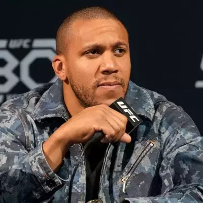 Ciryl Gane lors de la conférence de presse de l'UFC 285. 