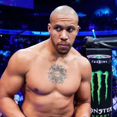 Ciryl Gane lors de son entrée à l'UFC 285. 