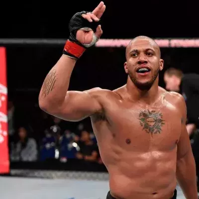 Ciryl Gane sera à l'affiche de l'UFC Paris. 