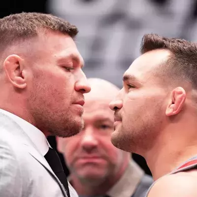 Conor McGregor face à face avec Michael Chandler lors de la conférence de presse avant l'UFC 303.