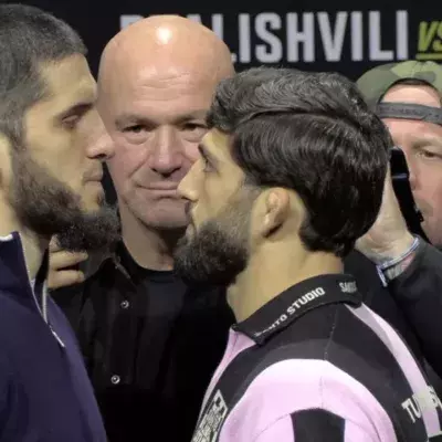 Face à face entre Islam Makhachev et Arman Tsarukyan 
