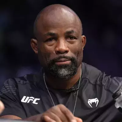 Fernand Lopez dans le coin de Ciryl Gane à l'UFC. 