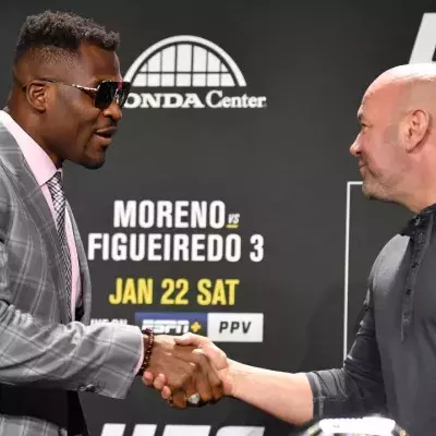Francis Ngannou et Dana White lors de la conférence de presse de l'UFC 270. 